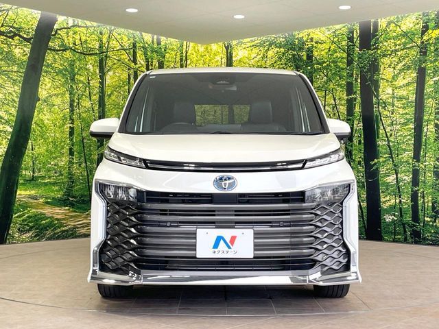 VOXY HYBRID