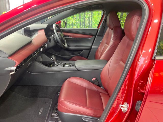 MAZDA3 FASTBACK