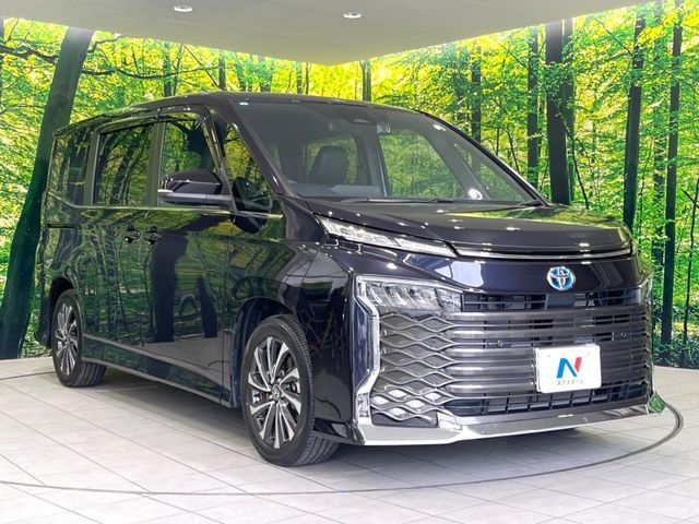 VOXY HYBRID