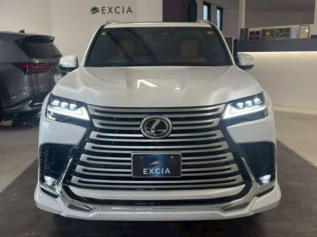 LEXUS LX600