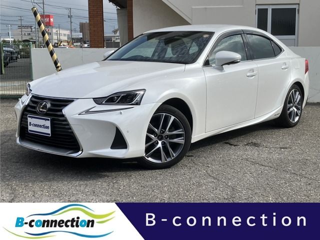 LEXUS IS300h AWD