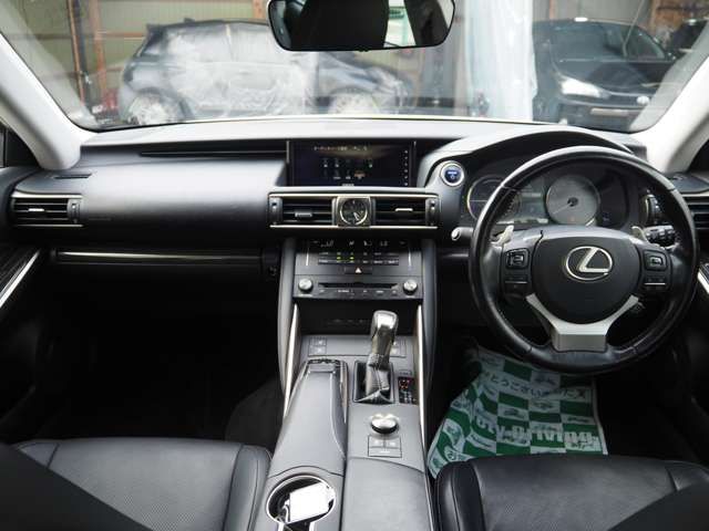 LEXUS IS300h AWD