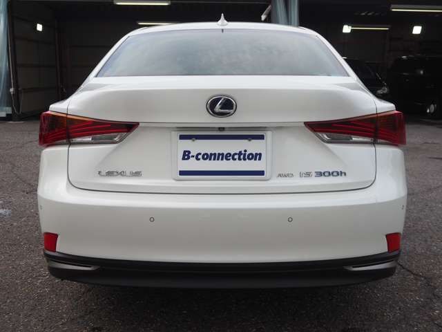 LEXUS IS300h AWD