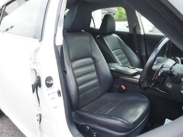 LEXUS IS300h AWD