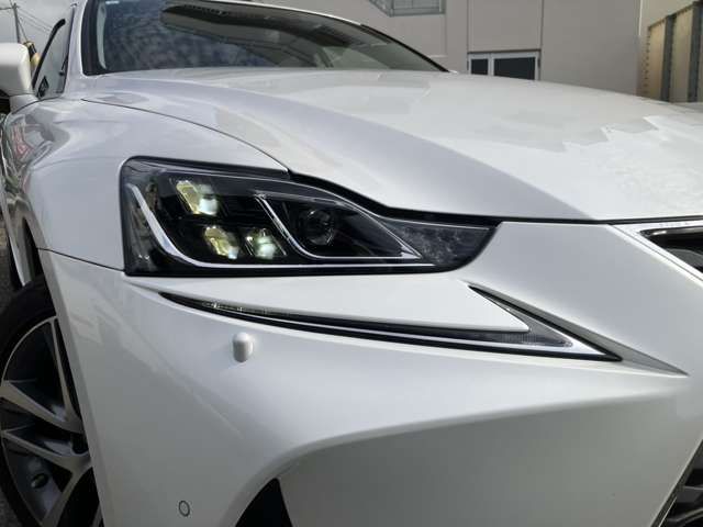 LEXUS IS300h AWD