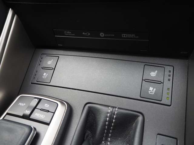 LEXUS IS300h AWD