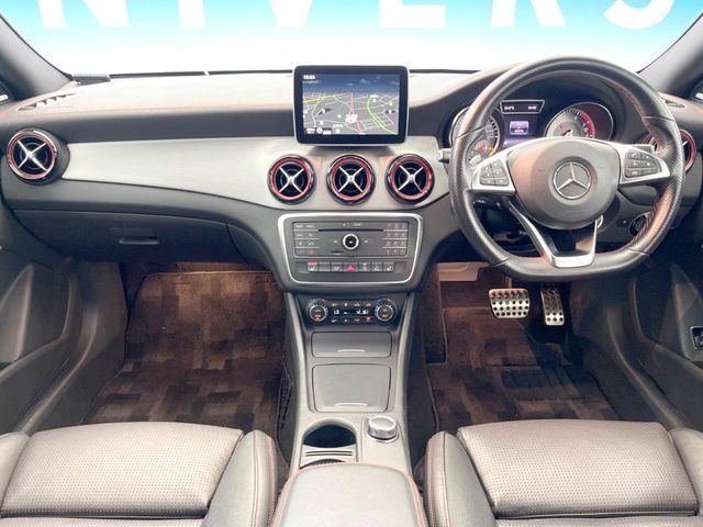 MERCEDES BENZ CLA Shooting Brake