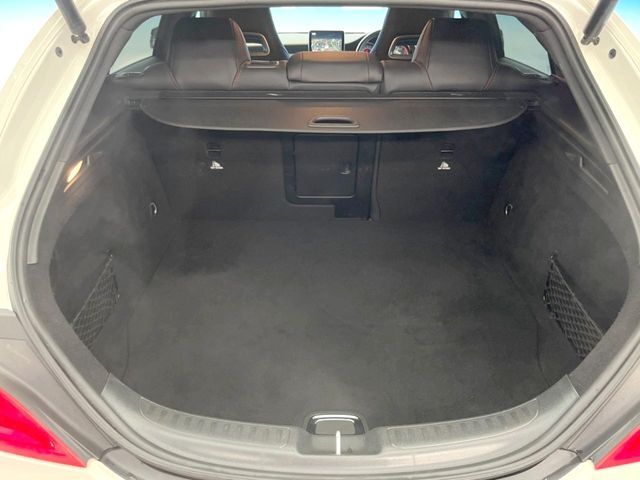 MERCEDES BENZ CLA Shooting Brake