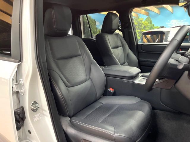 LANDCRUISER 250