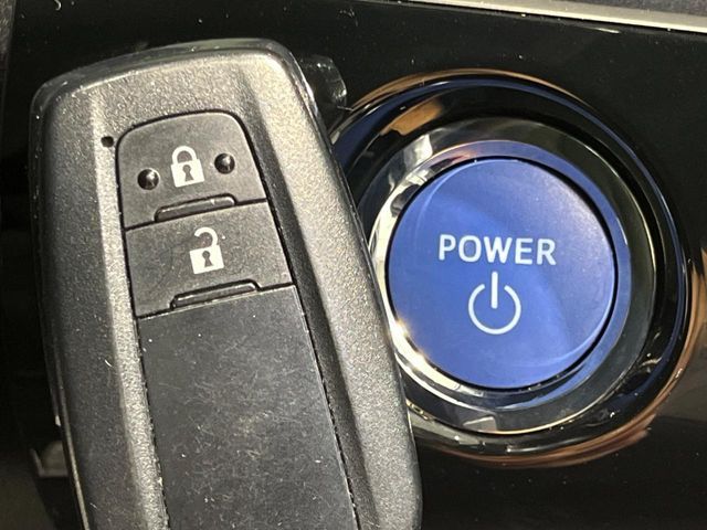 PRIUS 4WD