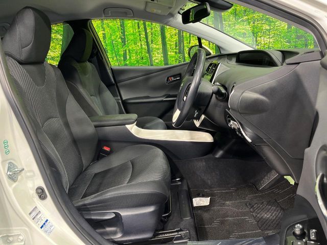PRIUS 4WD