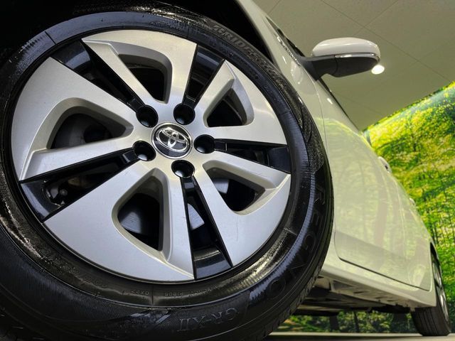 PRIUS 4WD