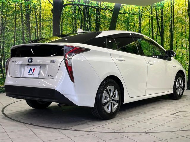 PRIUS 4WD