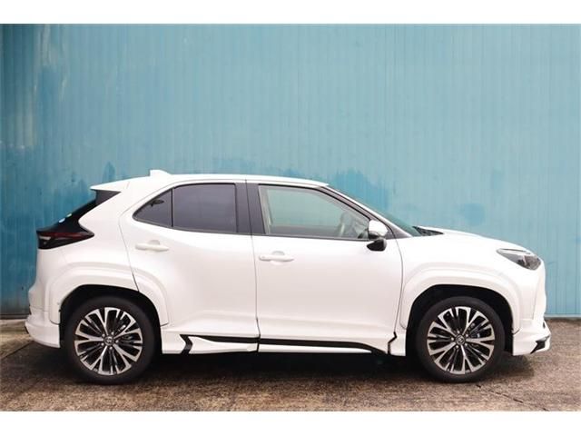 YARIS CROSS HYBRID