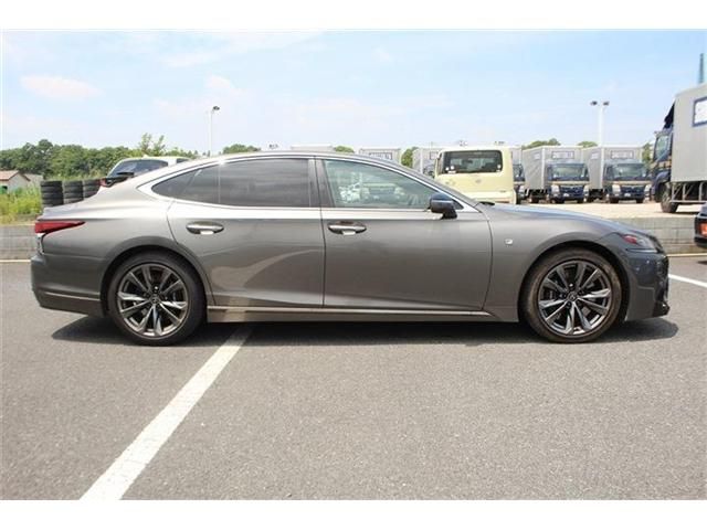 LEXUS LS500