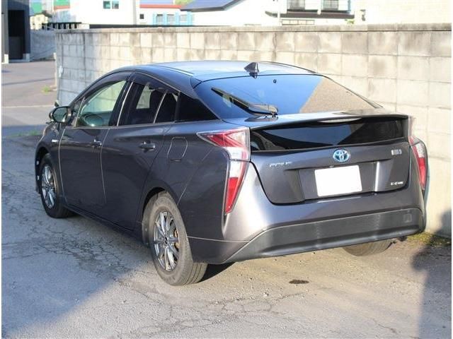 PRIUS 4WD