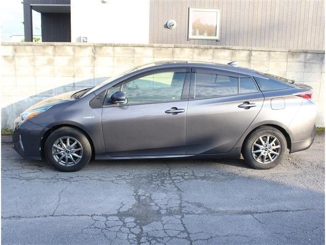 PRIUS 4WD