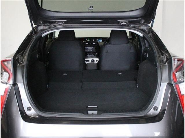 PRIUS 4WD