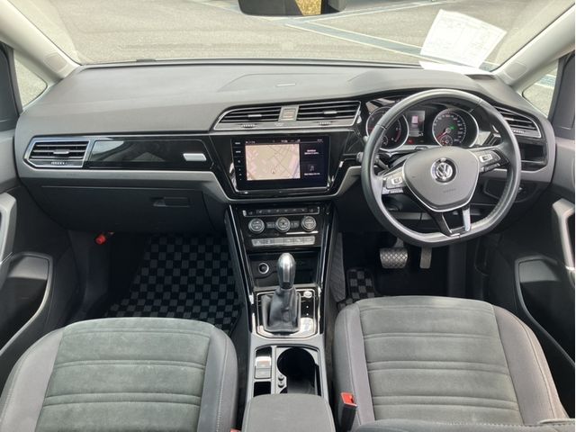 VOLKSWAGEN GOLF TOURAN