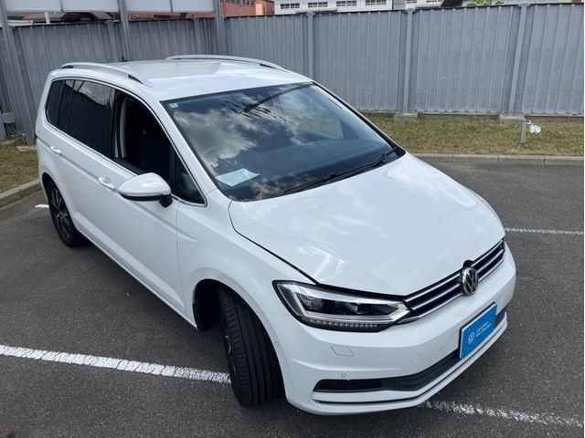 VOLKSWAGEN GOLF TOURAN