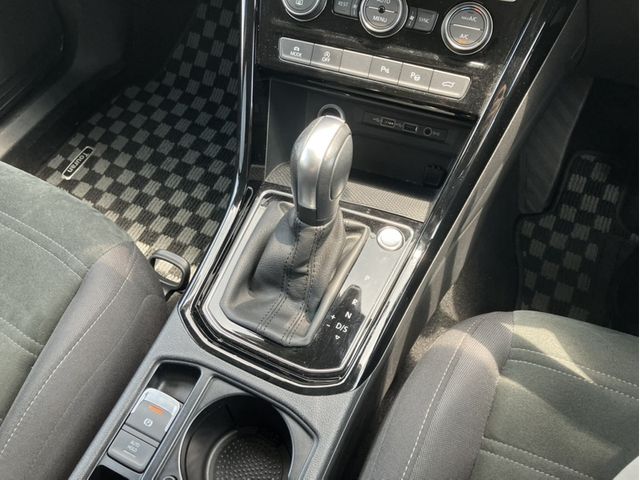 VOLKSWAGEN GOLF TOURAN