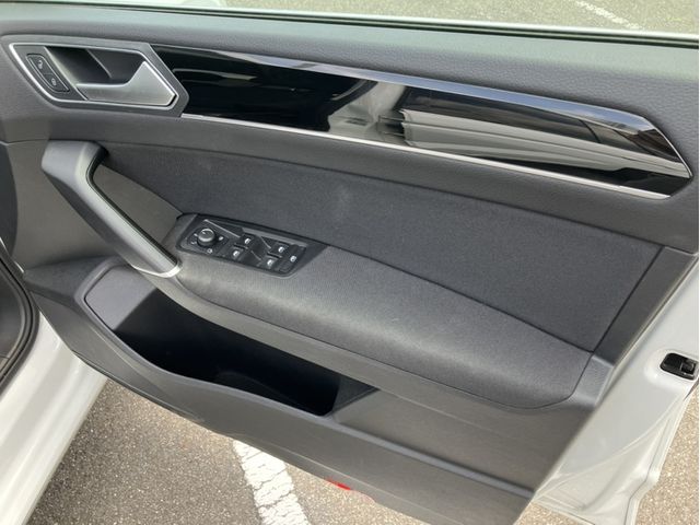 VOLKSWAGEN GOLF TOURAN