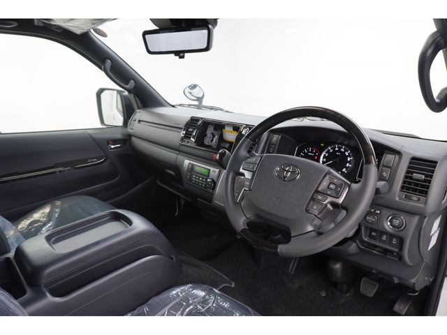HIACE van 4WD