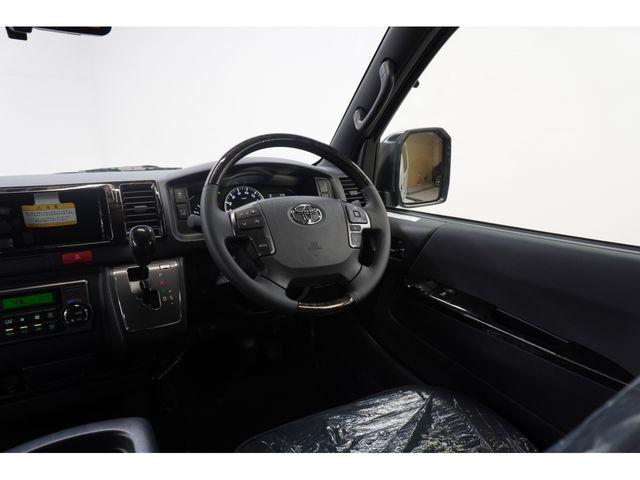 HIACE van 4WD
