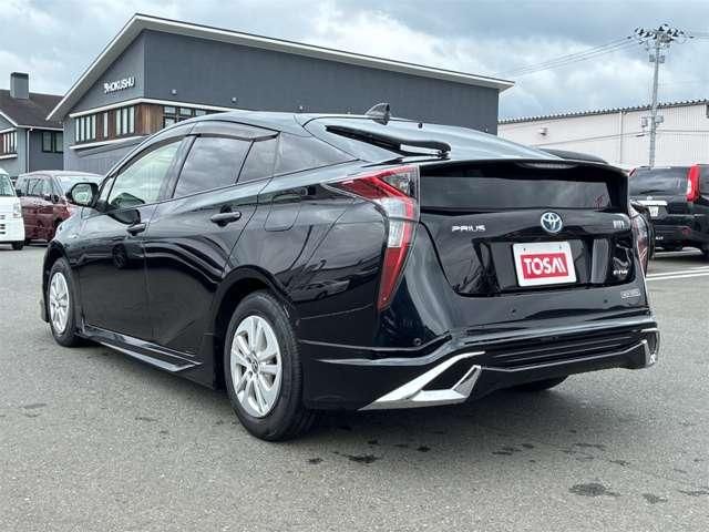 PRIUS 4WD