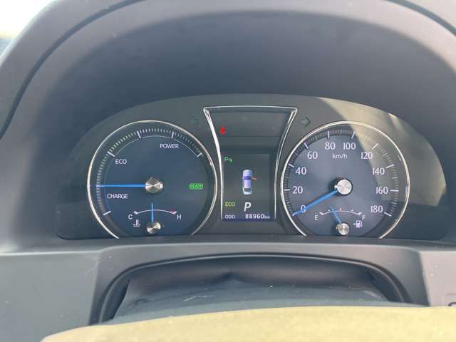 CROWN sedan hybrid