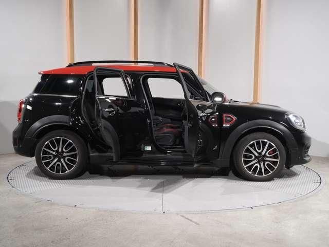 BMW MINI CROSSOVER
