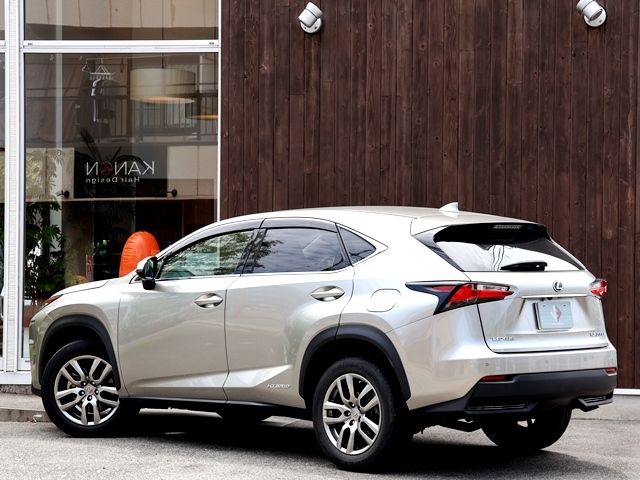 LEXUS NX300h