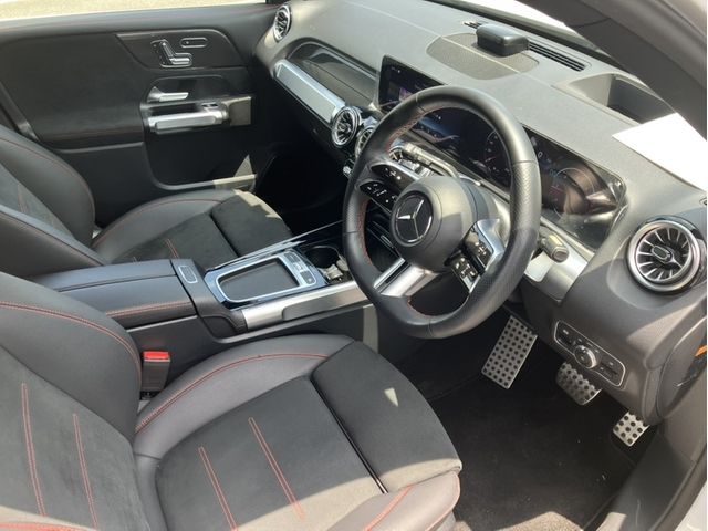 MERCEDES BENZ GLB