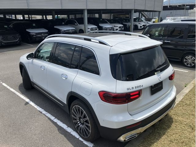 MERCEDES BENZ GLB