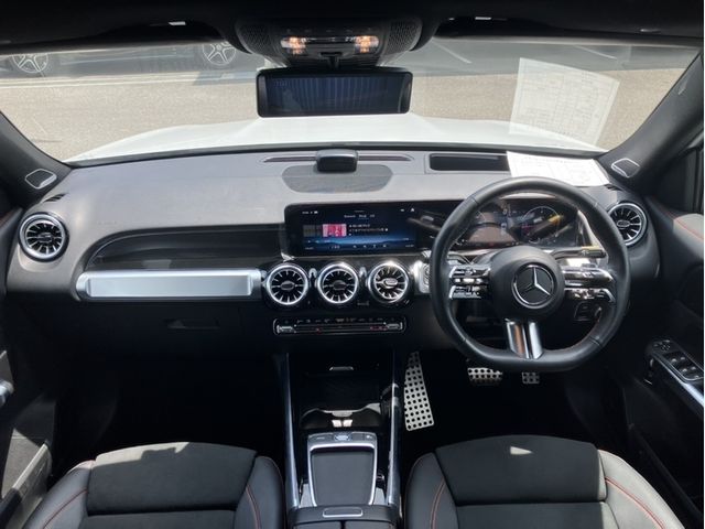 MERCEDES BENZ GLB