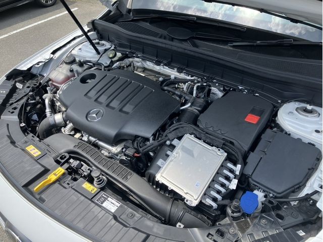 MERCEDES BENZ GLB