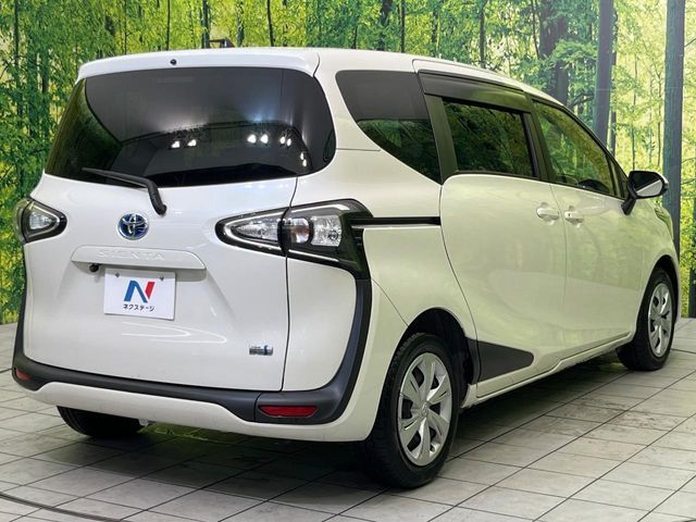 SIENTA HYBRID