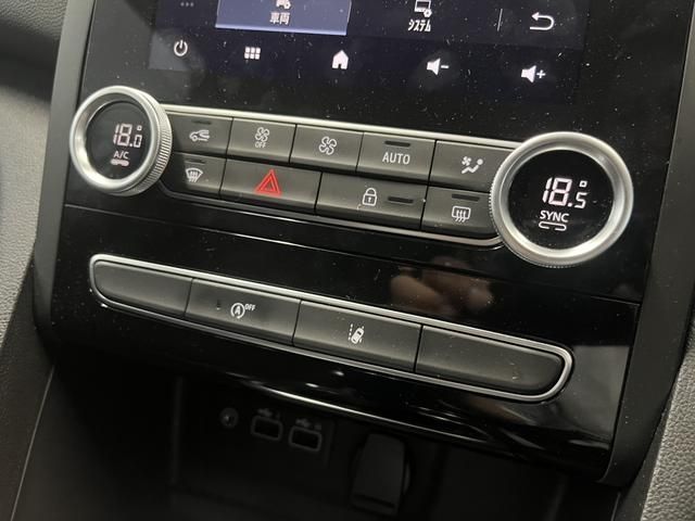 RENAULT MEGANE hatchback