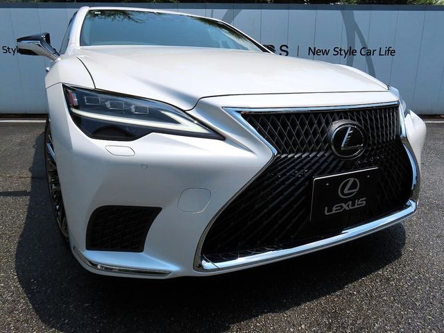 LEXUS LS500h 4WD