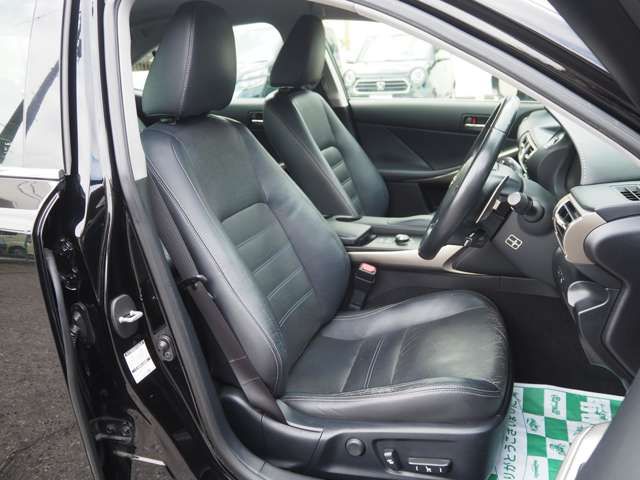 LEXUS IS300h
