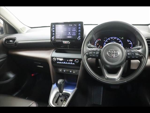 YARIS CROSS