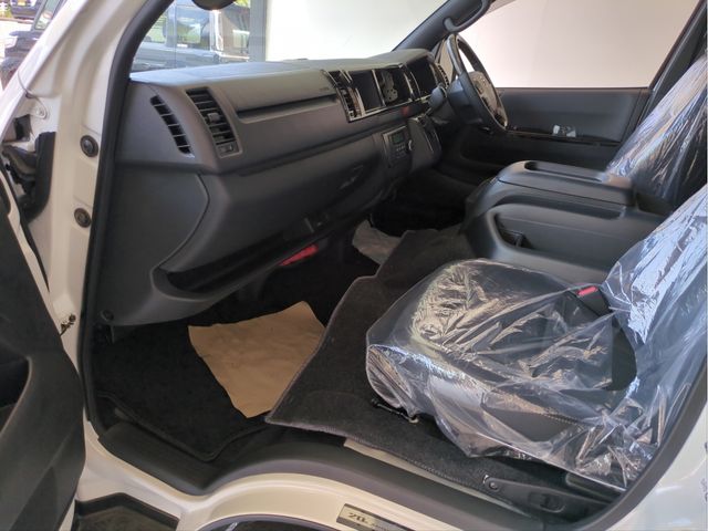 HIACE van 2WD
