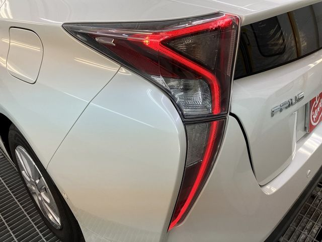 PRIUS 4WD