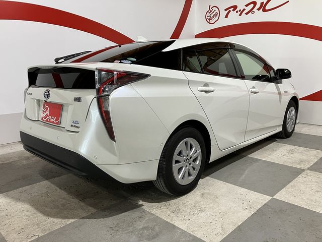 PRIUS 4WD