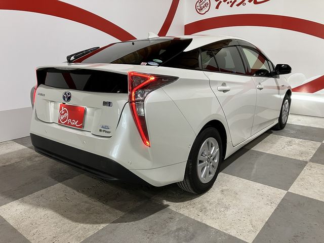 PRIUS 4WD