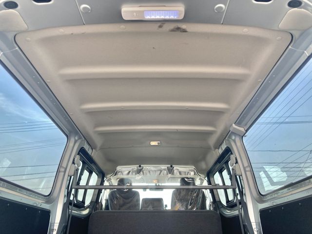 NV350 CARAVAN 1.2t