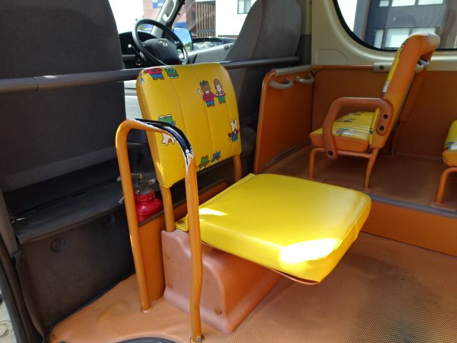 HIACE COMMUTER