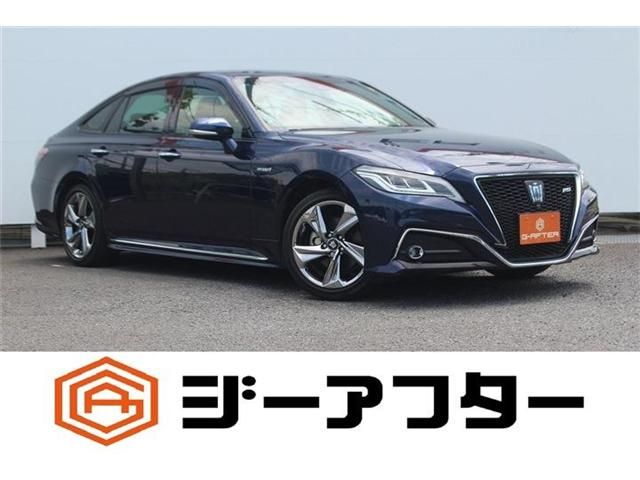 CROWN sedan hybrid
