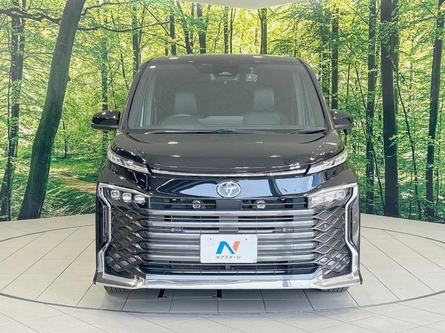 VOXY HYBRID