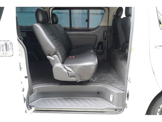 REGIUSACE van 4WD